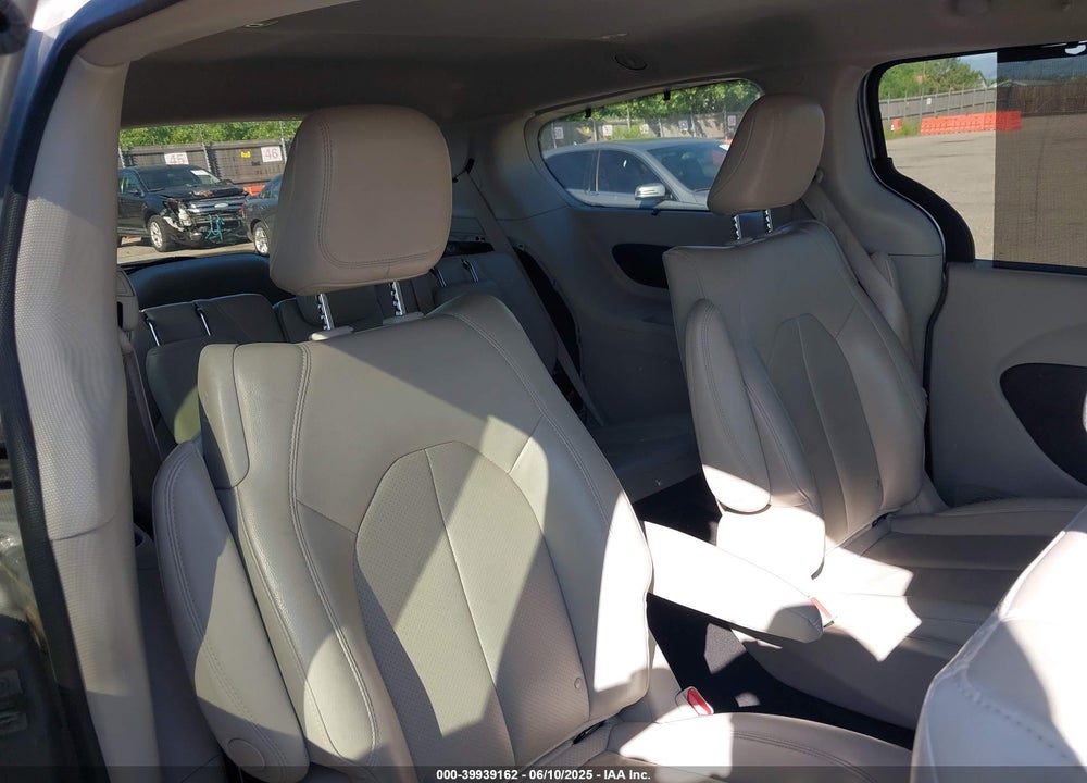2021 CHRYSLER PACIFICA HYBRID TOURING L VIN: 2C4RC1L71MR586149