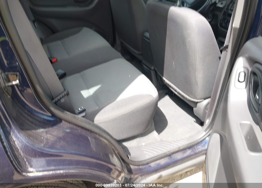 2004 FORD ESCAPE XLS VIN: 1FMYU92184DA14613