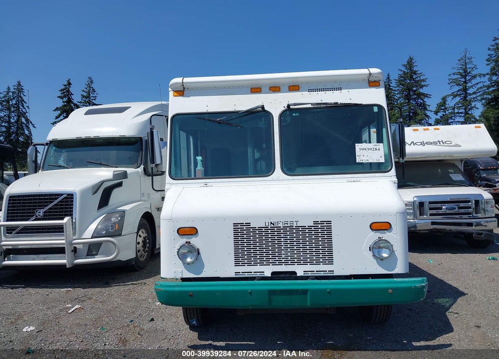 2005 WORKHORSE CUSTOM CHASSIS FORWARD CONTROL CHASSIS P4500 VIN: 5B4KP42U453411554