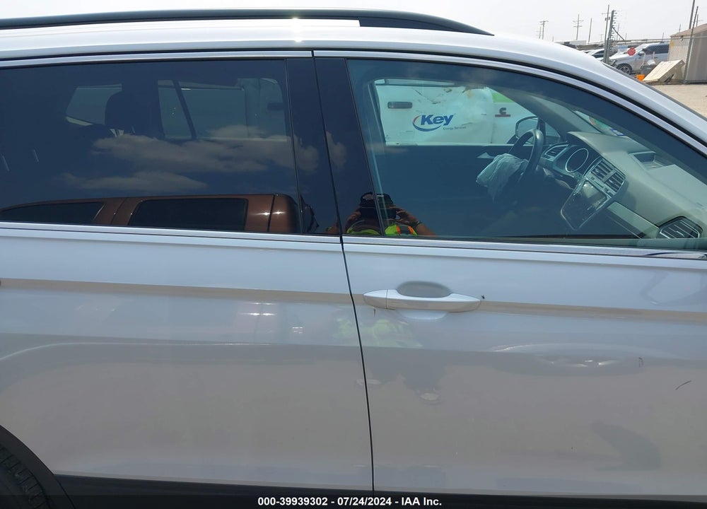 2019 VOLKSWAGEN TIGUAN 2.0T SE/2.0T SEL/2.0T SEL R-LINE/2.0T SEL R-LINE BLACK VIN: 3VV2B7AX1KM045649
