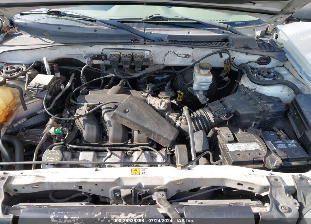 2005 FORD ESCAPE XLT VIN: 1FMYU03165KA07988