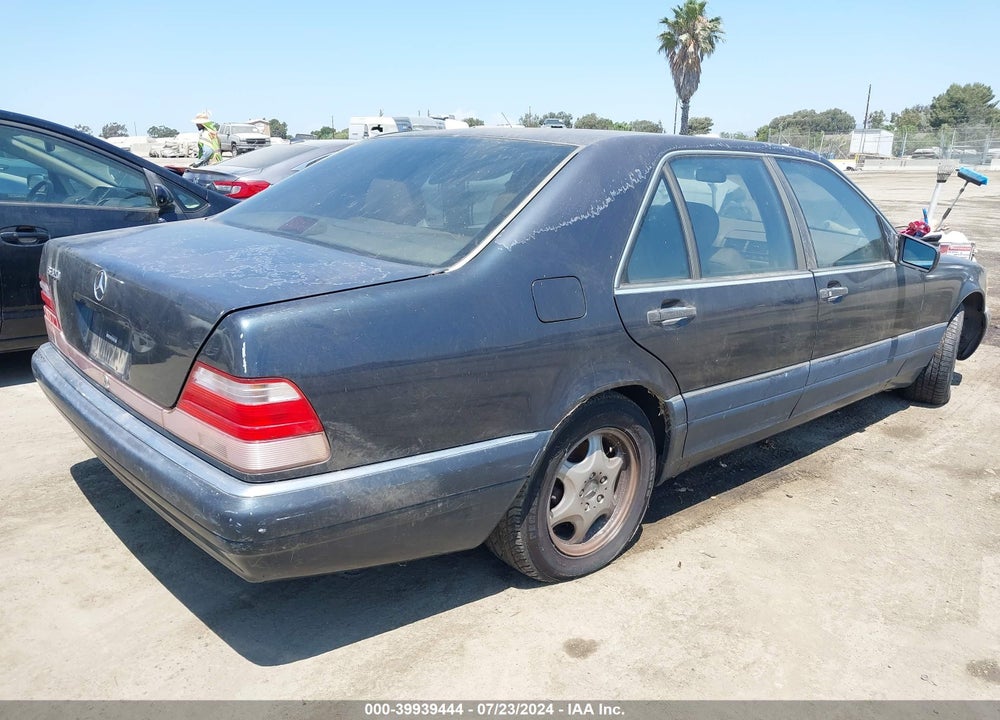 1999 MERCEDES-BENZ S 320 VIN: WDBGA33G2XA429200
