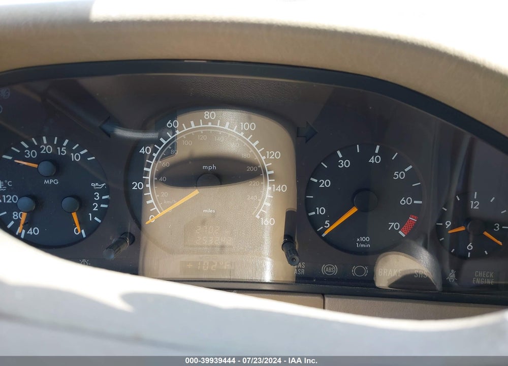 1999 MERCEDES-BENZ S 320 VIN: WDBGA33G2XA429200