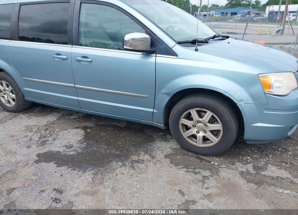 2009 CHRYSLER TOWN & COUNTRY TOURING VIN: 2A8HR541X9R556093