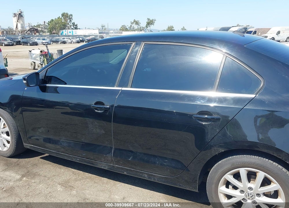 2014 VOLKSWAGEN JETTA 1.8T SE VIN: 3VWD17AJ3EM328349