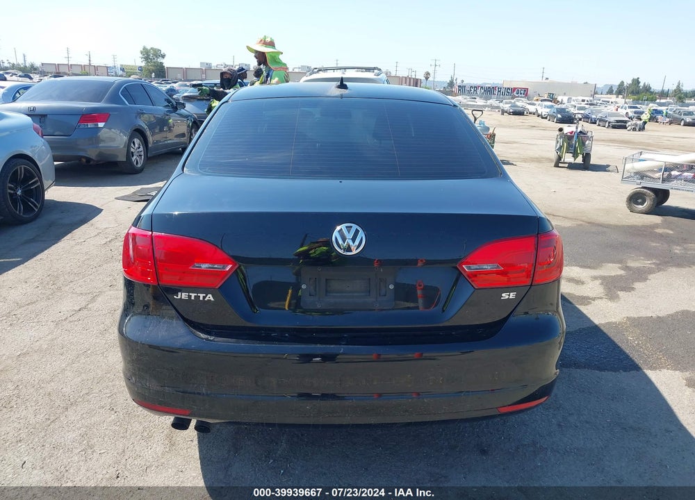 2014 VOLKSWAGEN JETTA 1.8T SE VIN: 3VWD17AJ3EM328349