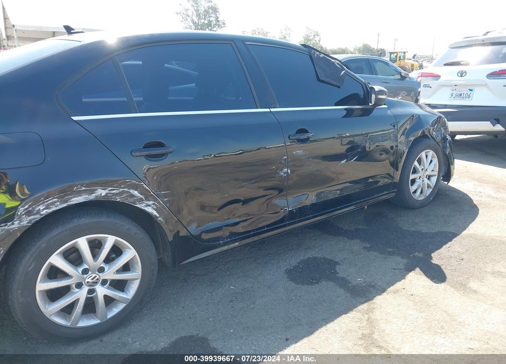 2014 VOLKSWAGEN JETTA 1.8T SE VIN: 3VWD17AJ3EM328349