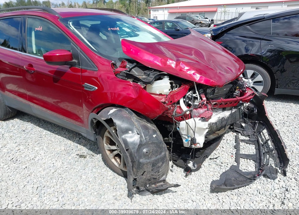 2018 FORD ESCAPE SE VIN: 1FMCU9GD8JUC10138