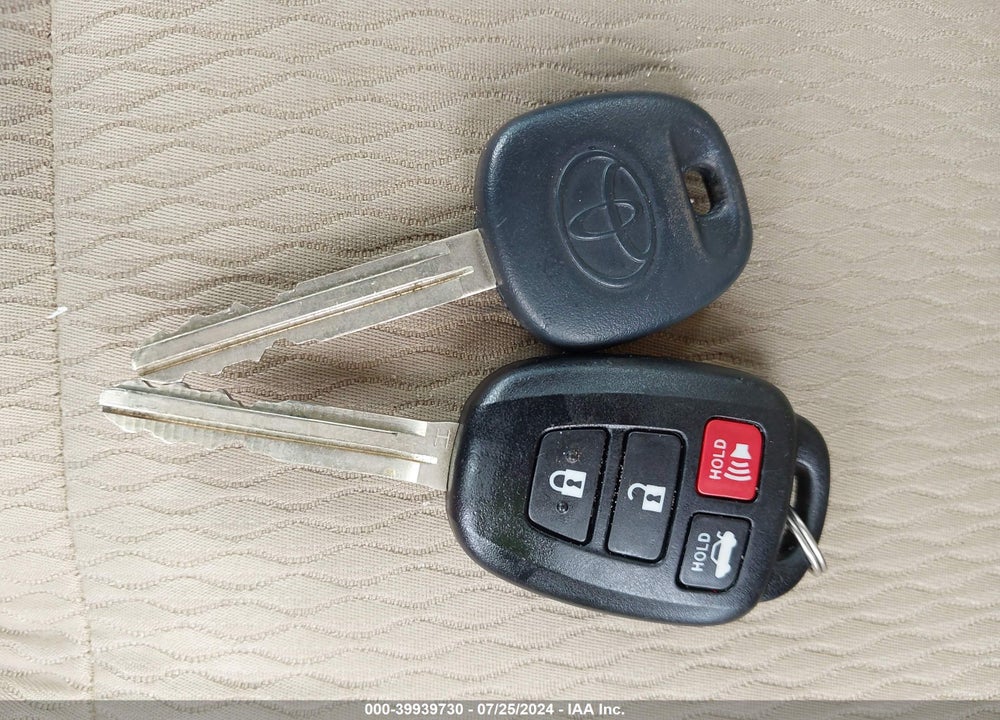 2017 TOYOTA COROLLA LE VIN: 2T1BURHE5HC803115