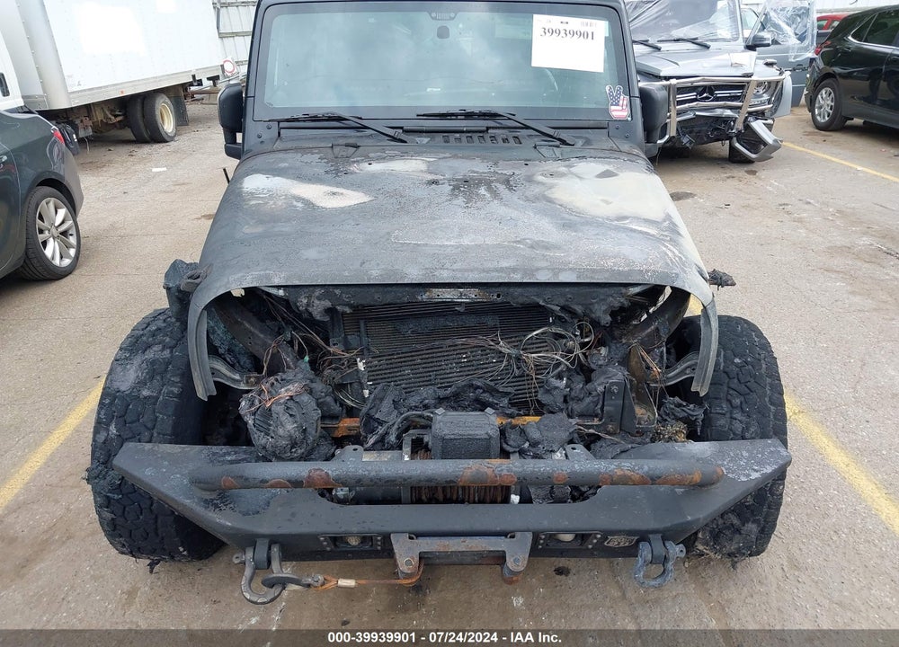 2013 JEEP WRANGLER UNLIMITED SAHARA VIN: 1C4BJWEG9DL573613