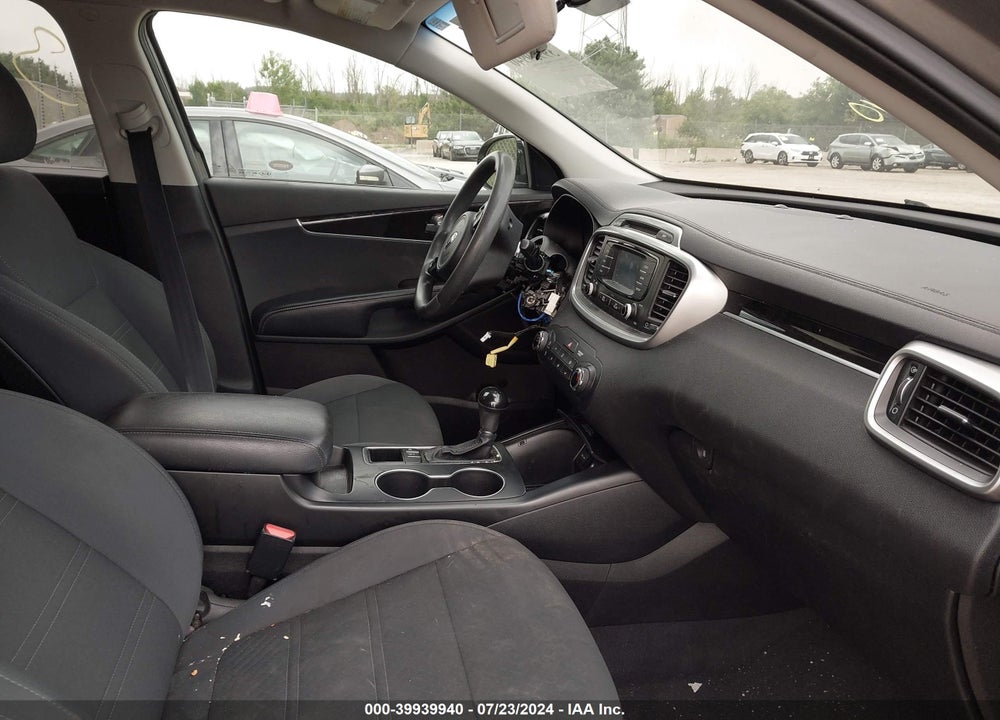 2016 KIA SORENTO 3.3L LX VIN: 5XYPGDA55GG138956