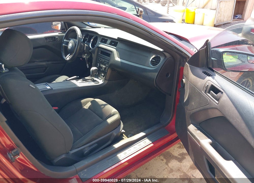 2014 FORD MUSTANG V6 VIN: 1ZVBP8AM0E5320740