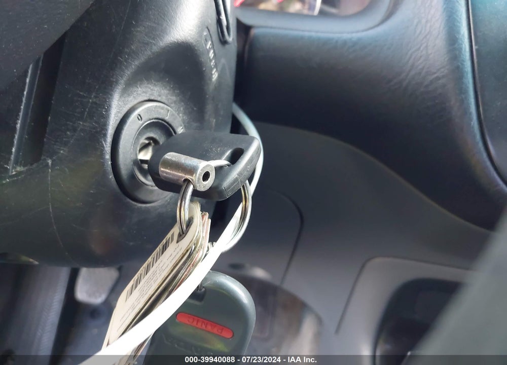 2005 HONDA CIVIC LX VIN: 2HGES15545H589875