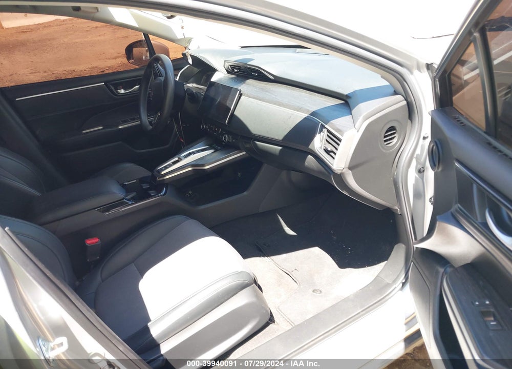2018 HONDA CLARITY PLUG-IN HYBRID VIN: JHMZC5F11JC023393