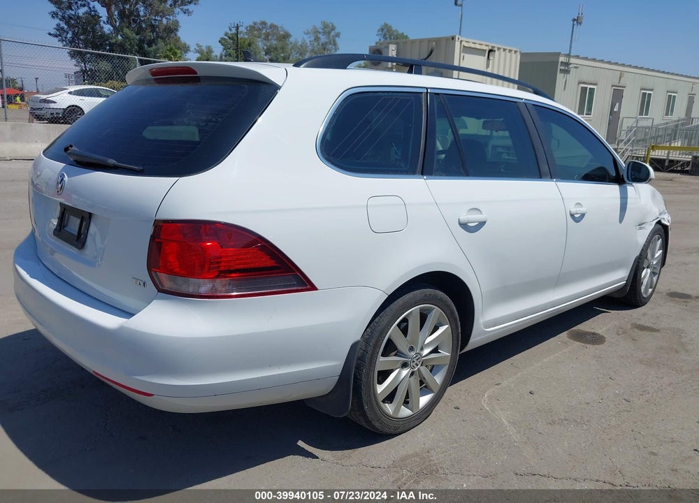 2014 VOLKSWAGEN JETTA SPORTWAGEN 2.0L TDI VIN: 3VWPL7AJ6EM624859