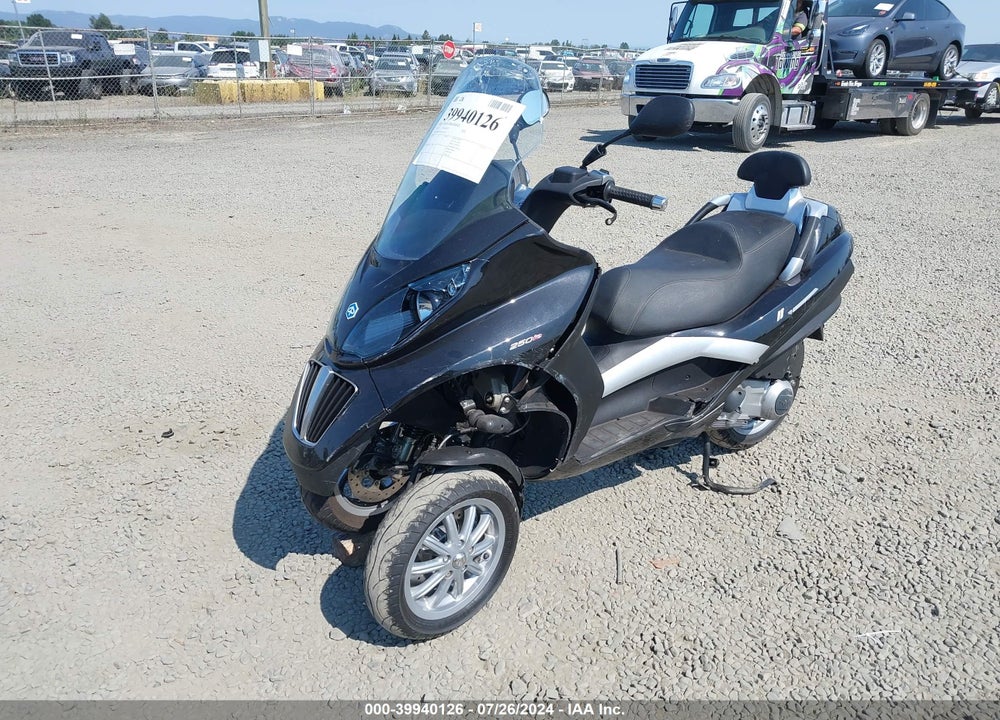 2010 PIAGGIO MP3 250 VIN: ZAPM479M7A5004327