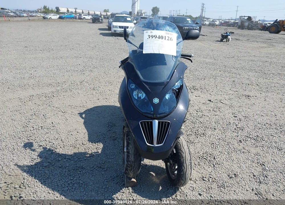 2010 PIAGGIO MP3 250 VIN: ZAPM479M7A5004327