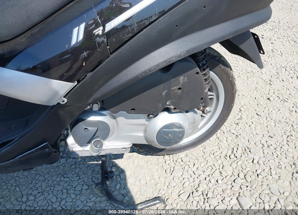 2010 PIAGGIO MP3 250 VIN: ZAPM479M7A5004327