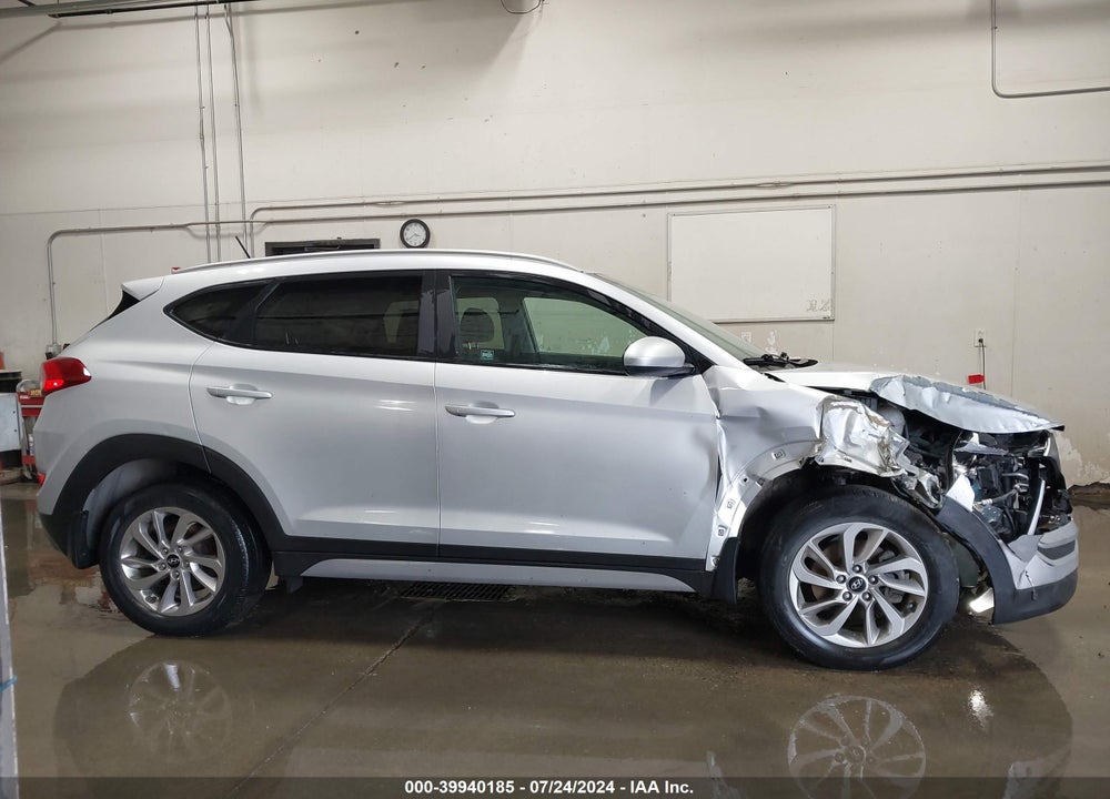 2017 HYUNDAI TUCSON SE VIN: KM8J3CA42HU549486