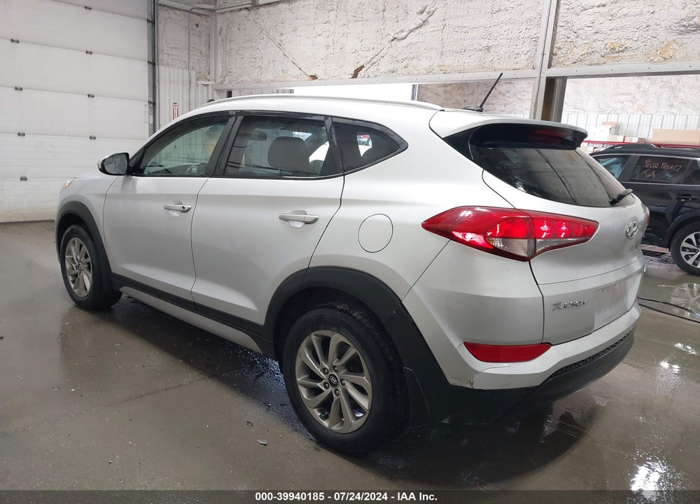 2017 HYUNDAI TUCSON SE VIN: KM8J3CA42HU549486