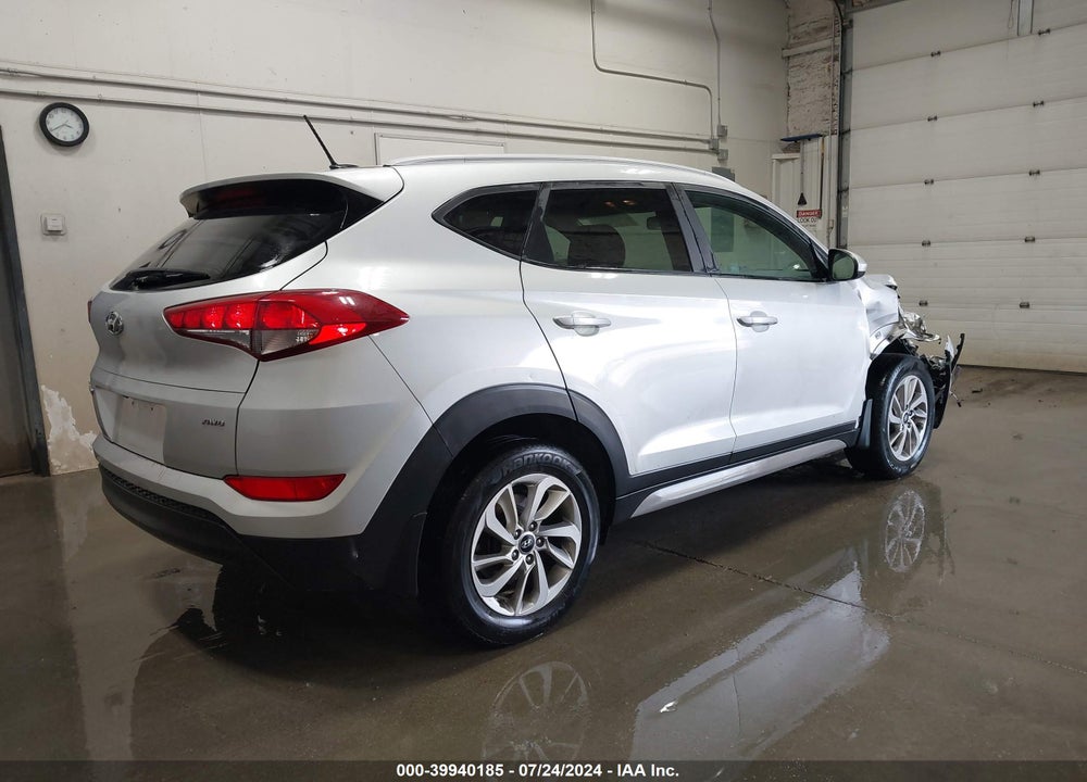 2017 HYUNDAI TUCSON SE VIN: KM8J3CA42HU549486
