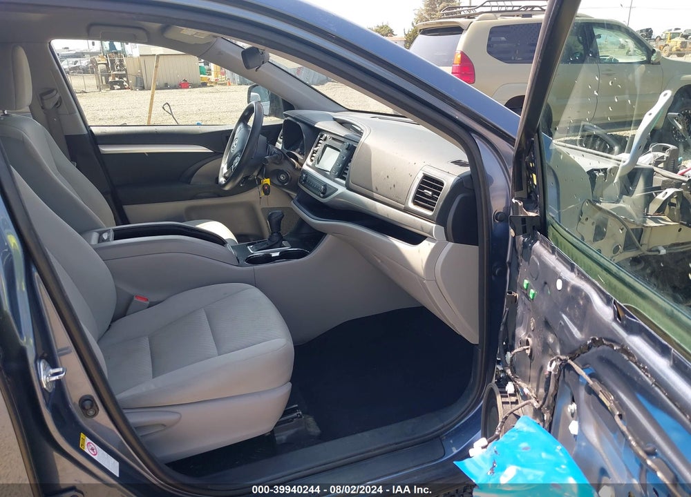 2017 TOYOTA HIGHLANDER LE VIN: 5TDZARFH2HS023777