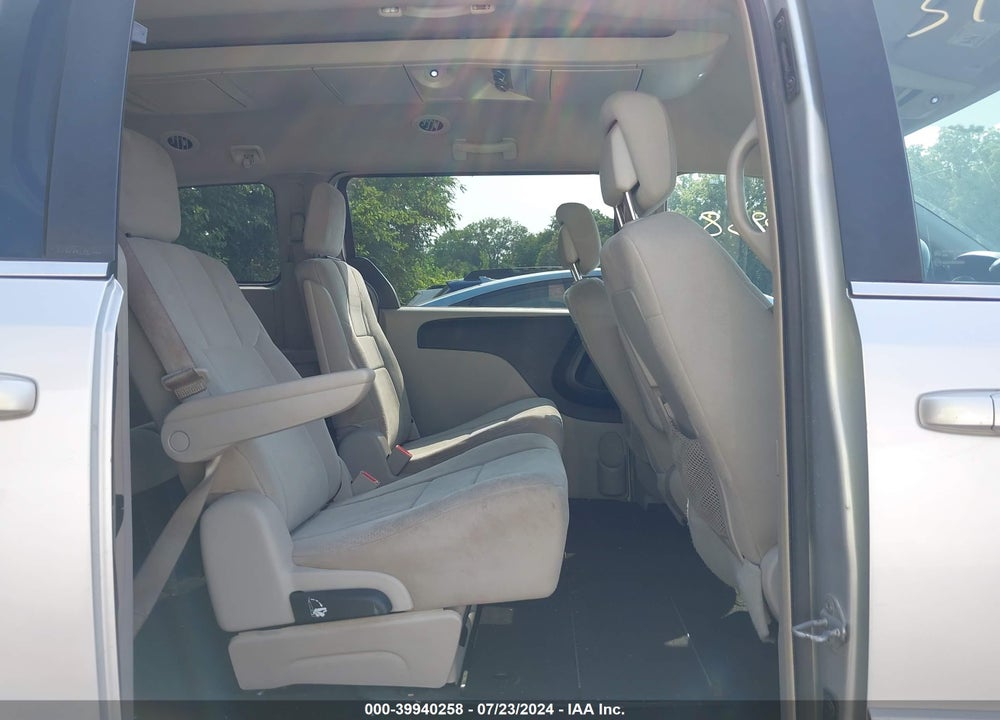 2011 DODGE GRAND CARAVAN CREW VIN: 2D4RN5DG4BR707028