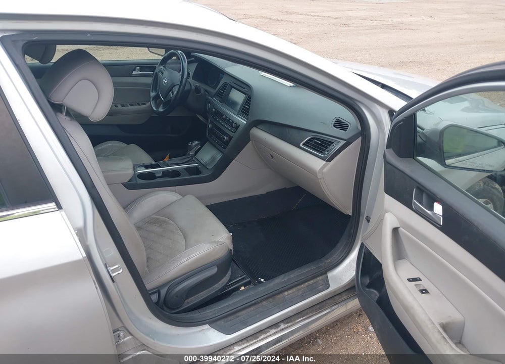 2017 HYUNDAI SONATA SPORT VIN: 5NPE34AF9HH470470