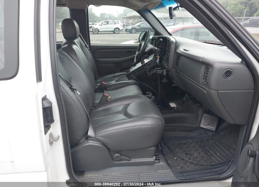 2005 GMC SIERRA 1500 WORK TRUCK VIN: 1GTEC19V55E313797