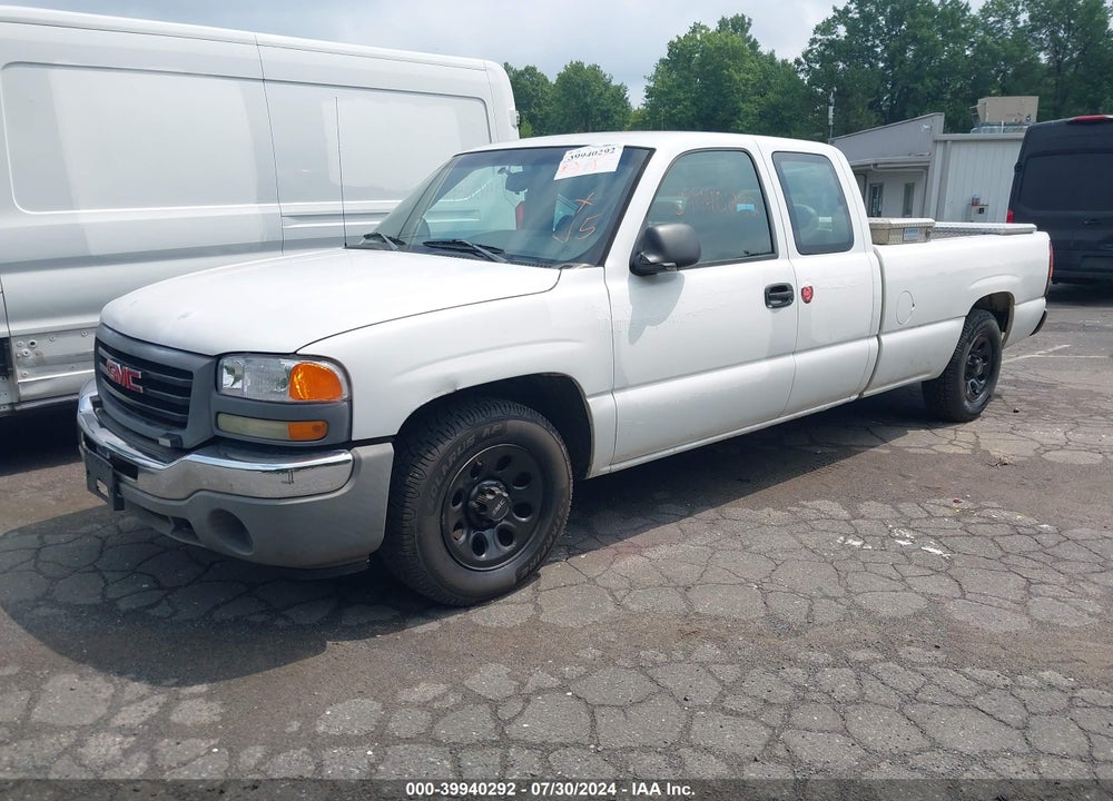 2005 GMC SIERRA 1500 WORK TRUCK VIN: 1GTEC19V55E313797