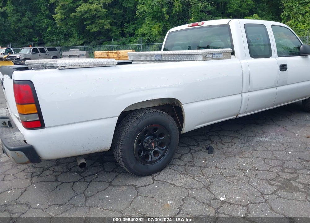 2005 GMC SIERRA 1500 WORK TRUCK VIN: 1GTEC19V55E313797