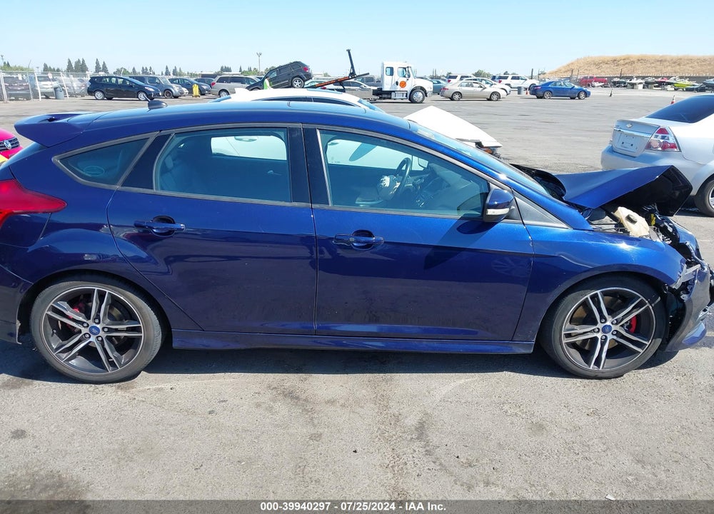 2017 FORD FOCUS ST VIN: 1FADP3L94HL211002