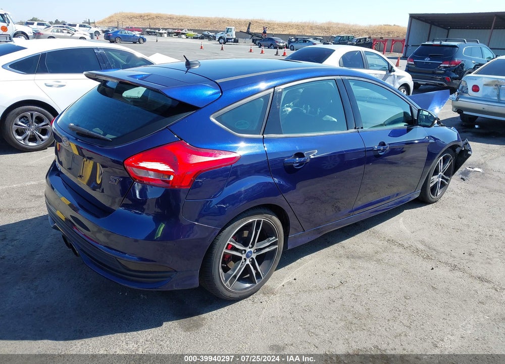 2017 FORD FOCUS ST VIN: 1FADP3L94HL211002