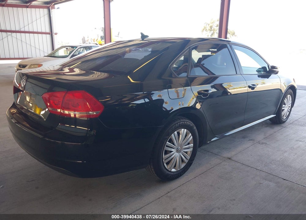 2014 VOLKSWAGEN PASSAT 2.5L S VIN: 1VWAP7A33EC026662