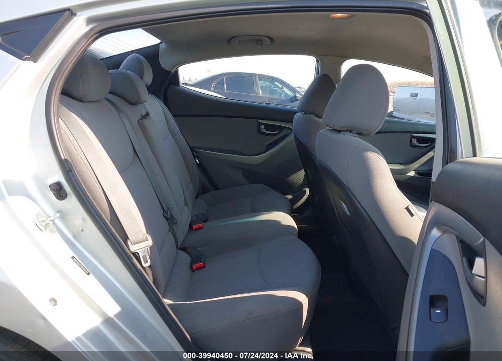 2016 HYUNDAI ELANTRA SE VIN: 5NPDH4AE7GH730237