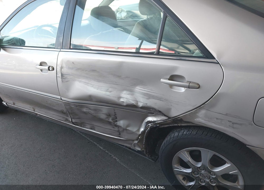 2005 TOYOTA CAMRY XLE V6 VIN: 4T1BF30K35U594850