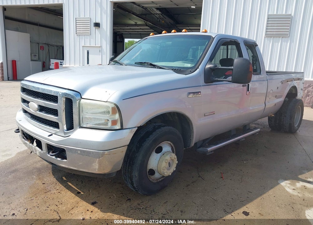 2005 FORD F-350 LARIAT/XL/XLT VIN: 1FTWX32P75EC70905