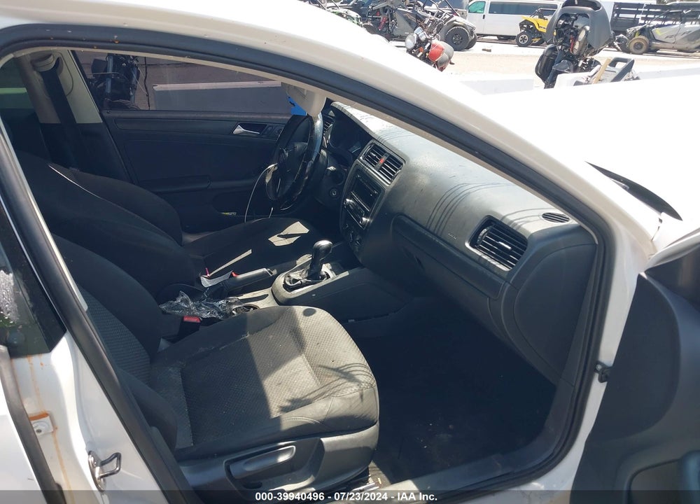 2013 VOLKSWAGEN JETTA 2.0L S VIN: 3VW2K7AJ6DM391089