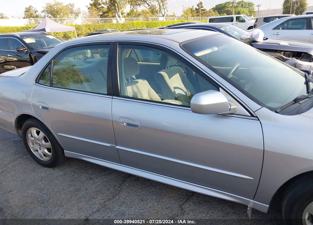 2001 HONDA ACCORD 2.3 EX VIN: JHMCG66841C027158