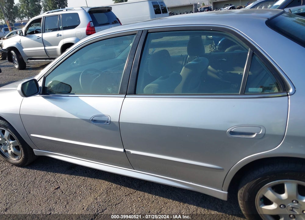 2001 HONDA ACCORD 2.3 EX VIN: JHMCG66841C027158