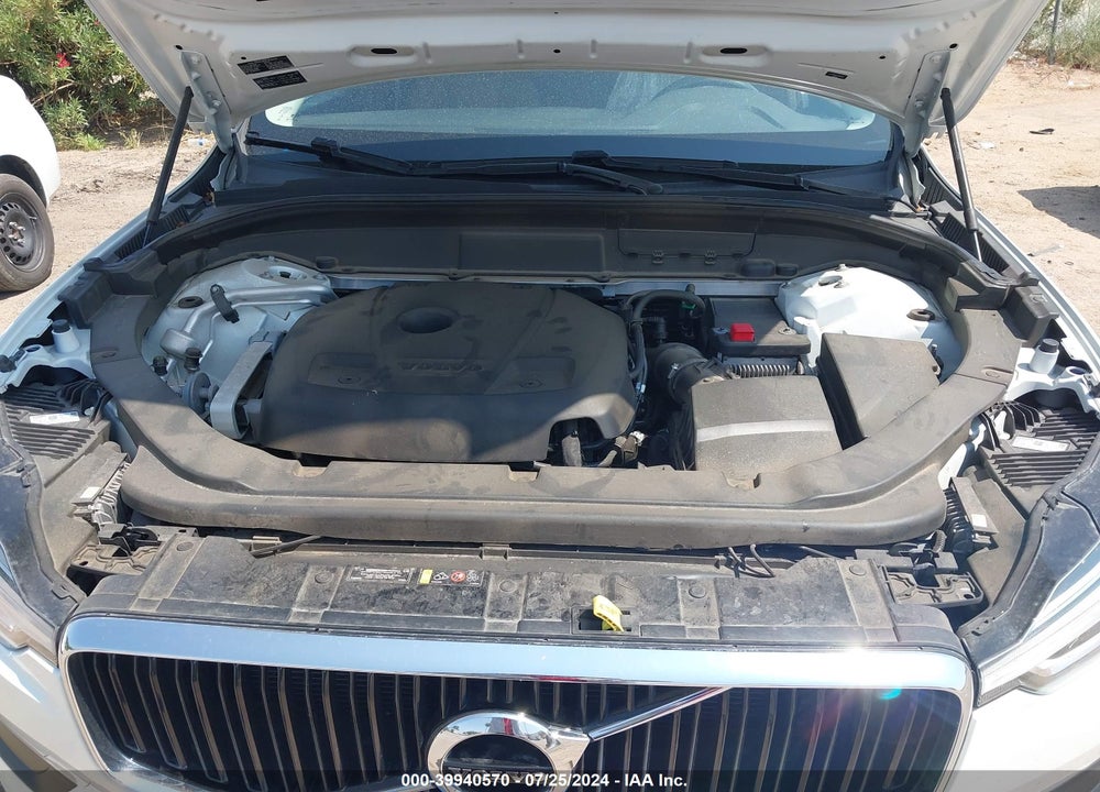 2018 VOLVO XC60 T5 MOMENTUM VIN: LYV102RK0JB101984