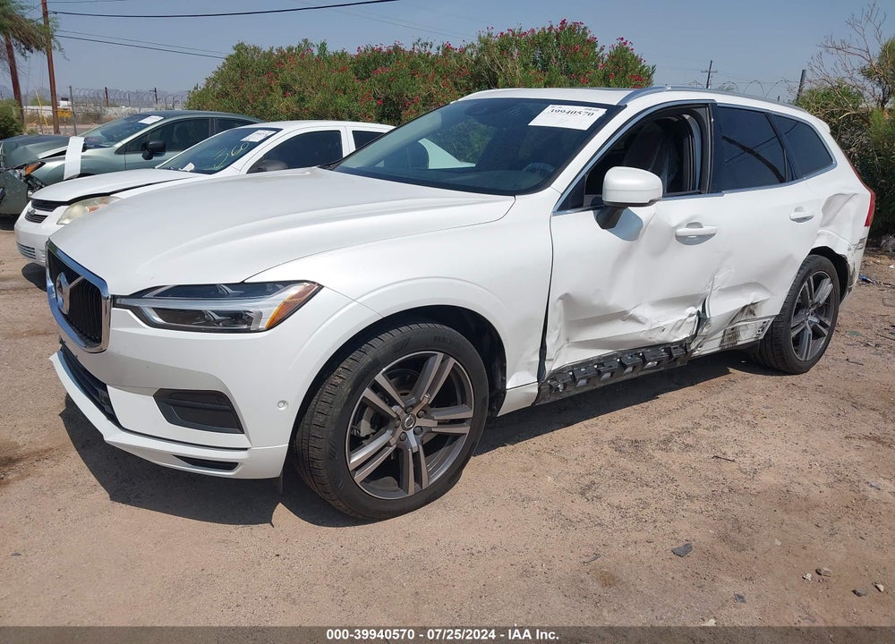 2018 VOLVO XC60 T5 MOMENTUM VIN: LYV102RK0JB101984