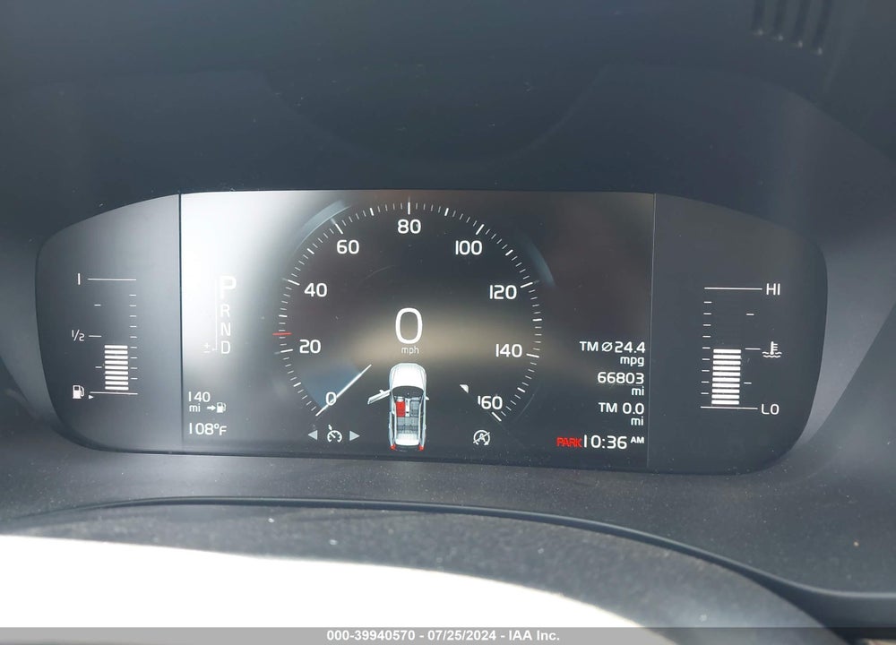 2018 VOLVO XC60 T5 MOMENTUM VIN: LYV102RK0JB101984