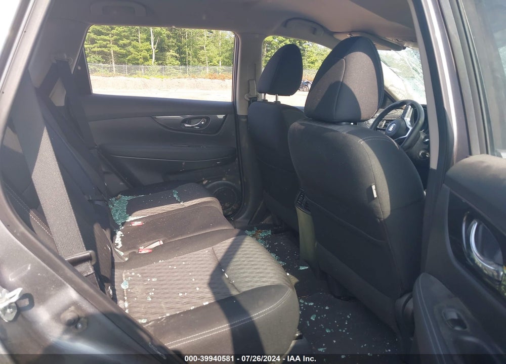 2018 NISSAN ROGUE S VIN: KNMAT2MV2JP586738