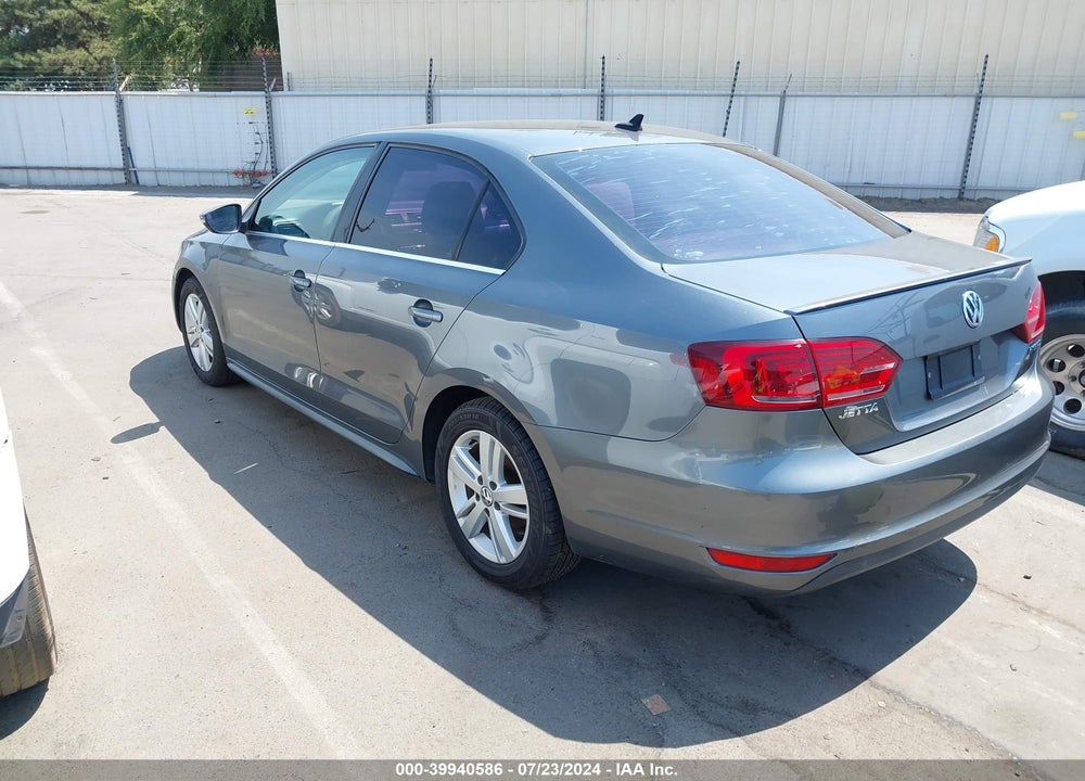 2013 VOLKSWAGEN JETTA HYBRID SEL VIN: 3VW637AJ3DM265559