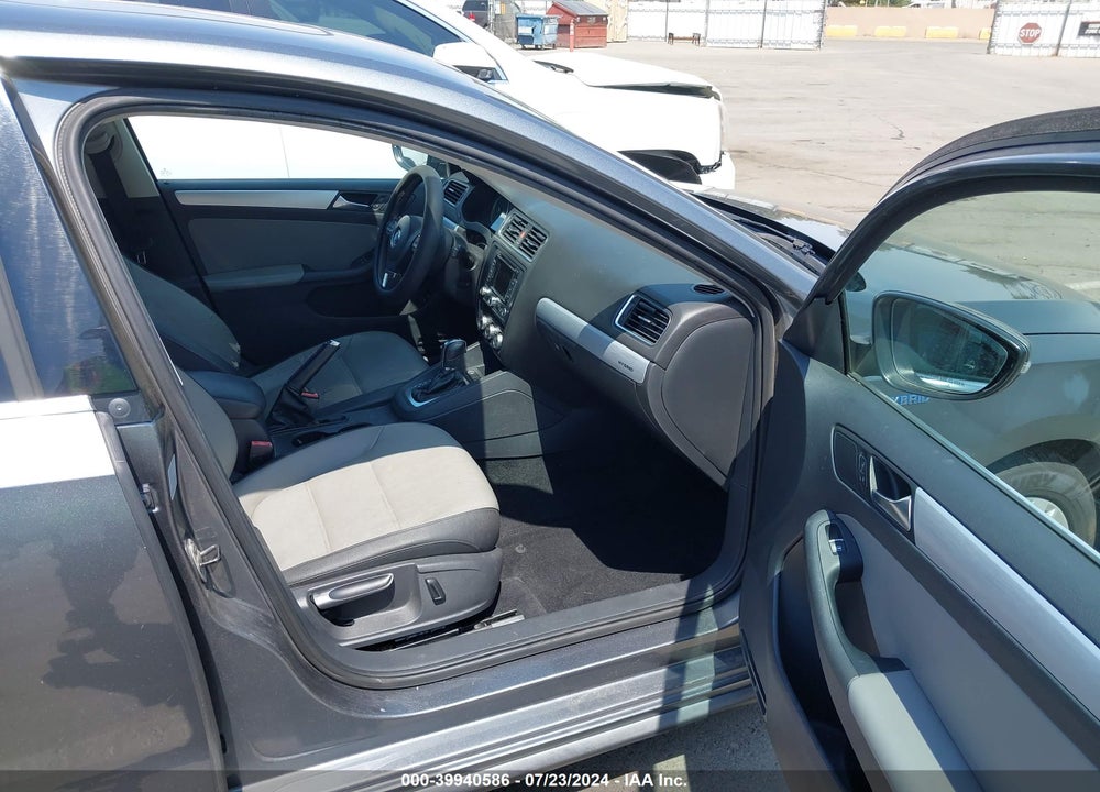 2013 VOLKSWAGEN JETTA HYBRID SEL VIN: 3VW637AJ3DM265559