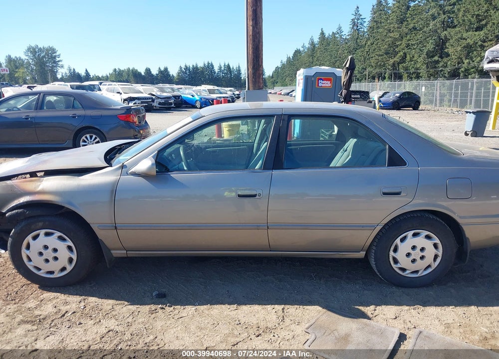 1999 TOYOTA CAMRY LE VIN: JT2BG22K9X0380327