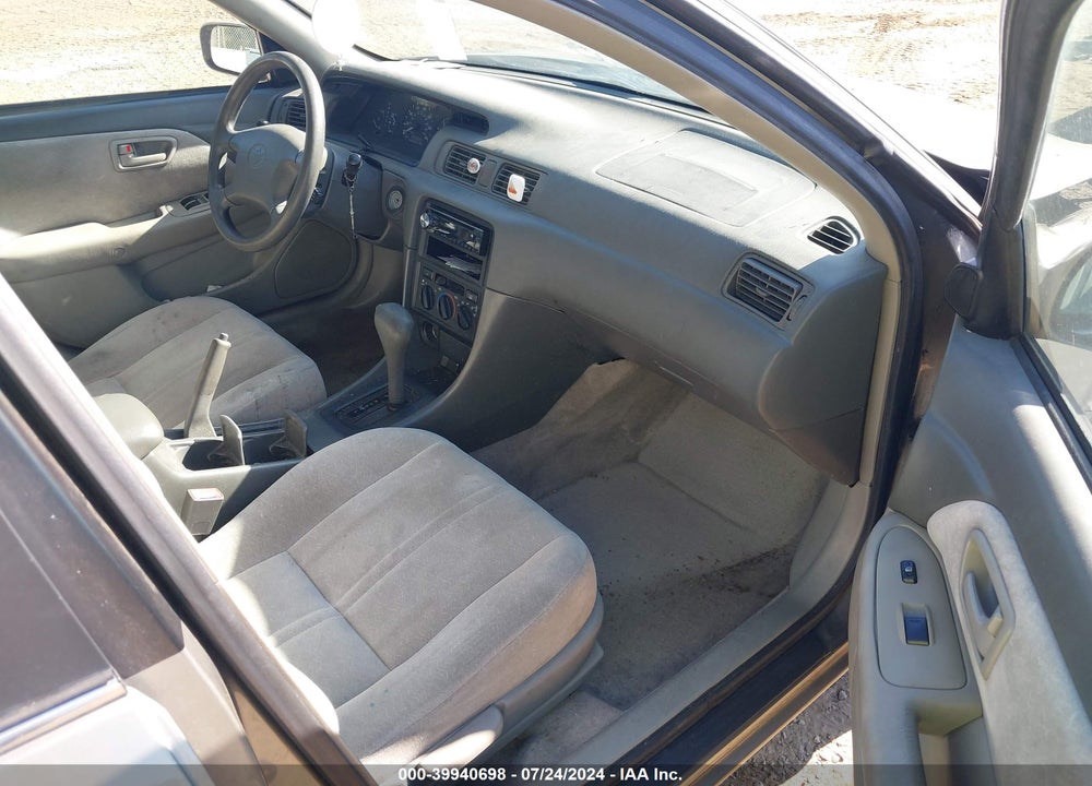 1999 TOYOTA CAMRY LE VIN: JT2BG22K9X0380327