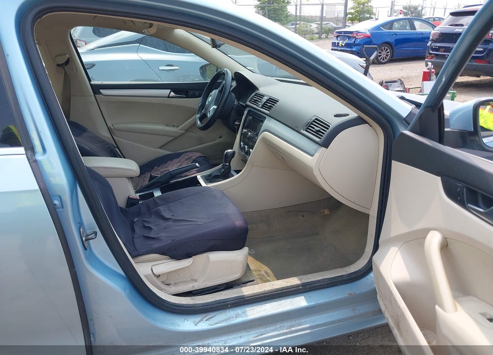 2012 VOLKSWAGEN PASSAT 2.5L SE VIN: 1VWBP7A39CC033455