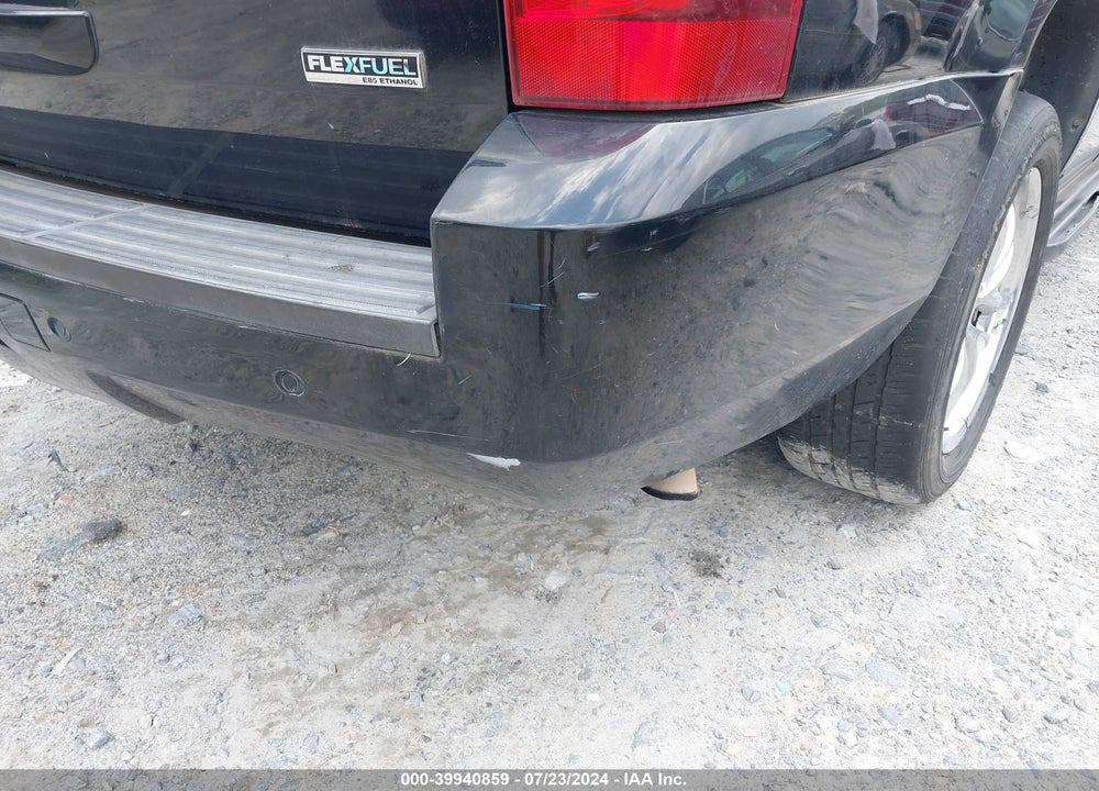 2008 CHEVROLET SUBURBAN 1500 LT VIN: 3GNFC16018G233804